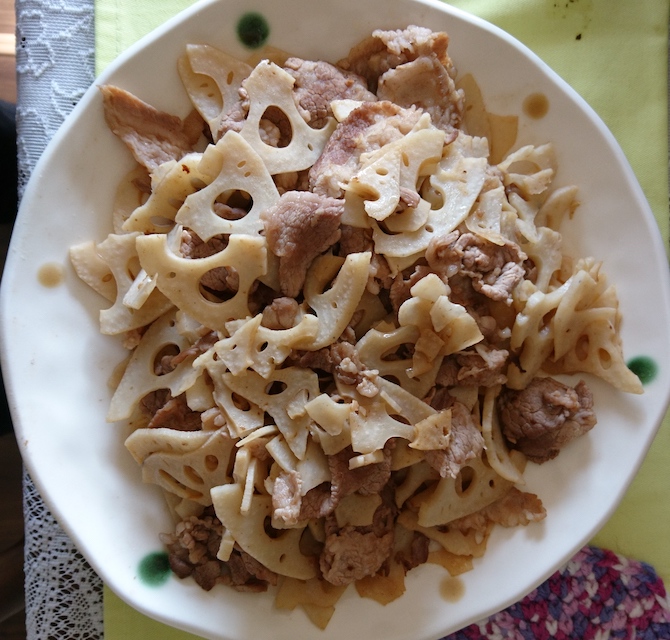 Lotus roots and pork rose stir fry with Ponzu flavor